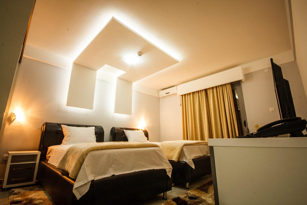 Hotel Oasis Podgorica Quarto foto