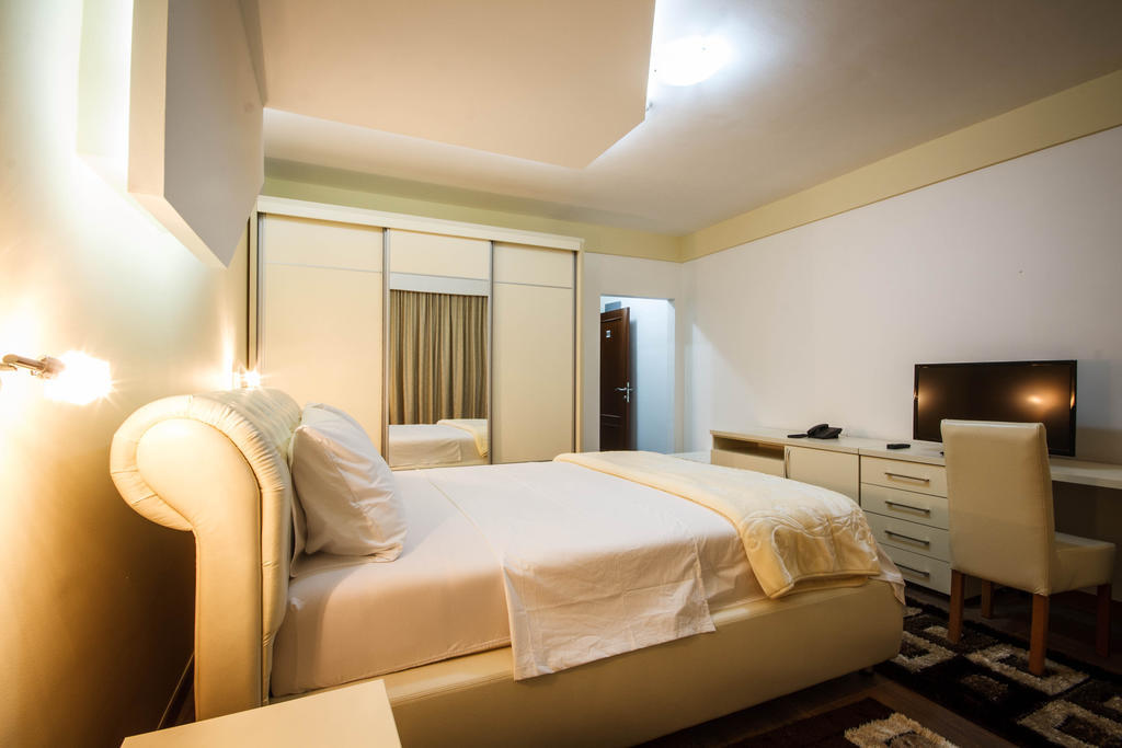 Hotel Oasis Podgorica Quarto foto