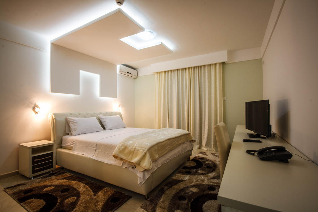 Hotel Oasis Podgorica Quarto foto