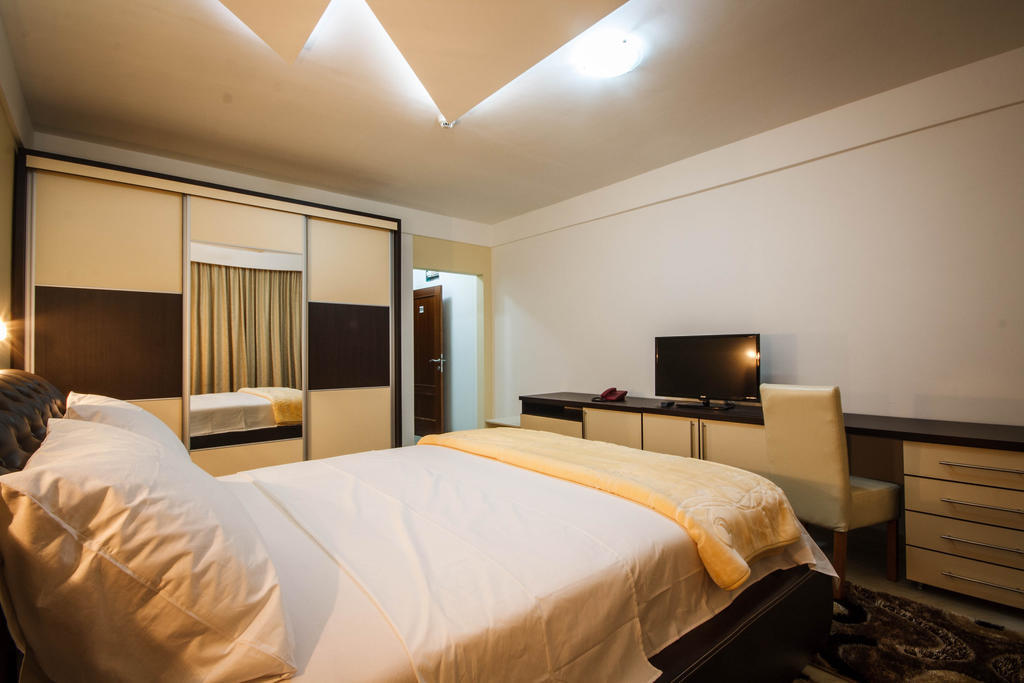 Hotel Oasis Podgorica Quarto foto
